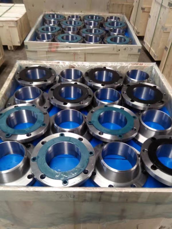 Carbon steel flanges and stainless steel flanges have the following differences:
