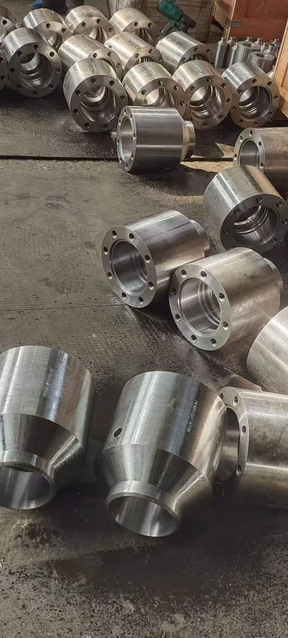 Materials: A105, Q235, 16Mn, 304, 304L, 316, 316L available.